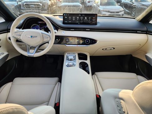 Used 2025 Genesis Electrified GV70 Advanced w/ Prestige Package image 8