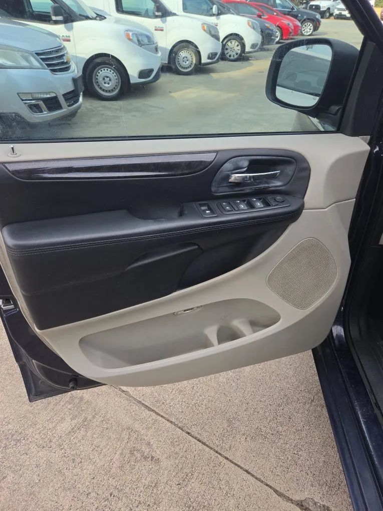Used 2012 Dodge Grand Caravan SE FWD image 10