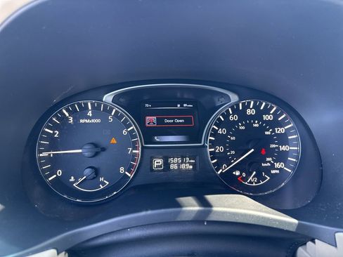 Used 2015 Nissan Pathfinder Platinum w/ Family Entertainment Package image 23