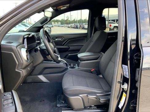 Used 2024 Chevrolet Colorado LT w/ LT Convenience Package image 8