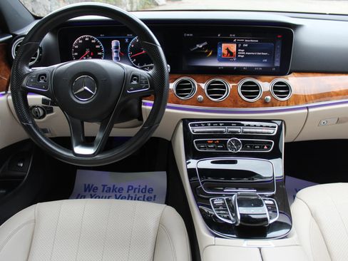 Used 2018 Mercedes-Benz E 400 4MATIC Sedan image 19