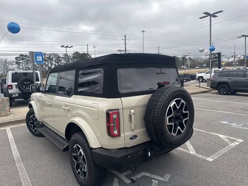Used 2025 Ford Bronco Outer Banks image 11