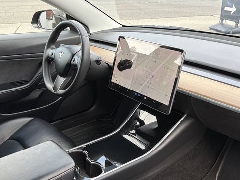 Used 2020 Tesla Model 3 Long Range AWD/4WD image 16