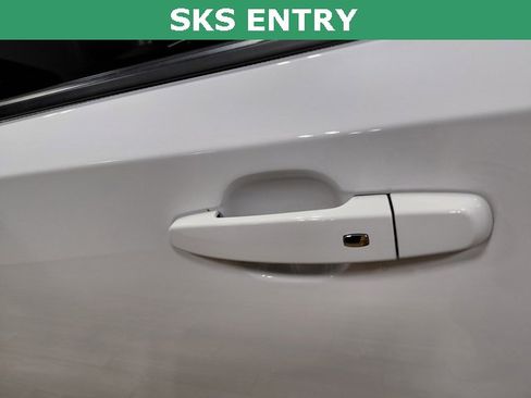 Certified 2024 GMC Terrain SLT image 10