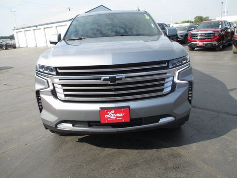 Used 2023 Chevrolet Suburban High Country image 11