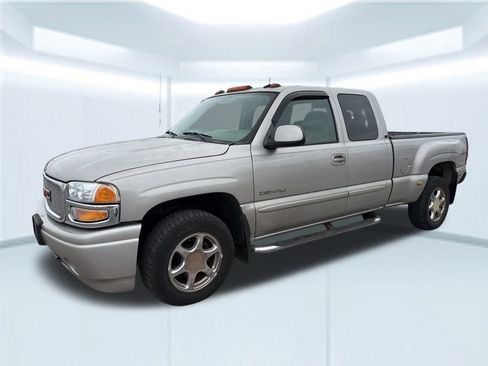 Used 2004 GMC Sierra 1500 Denali image 2