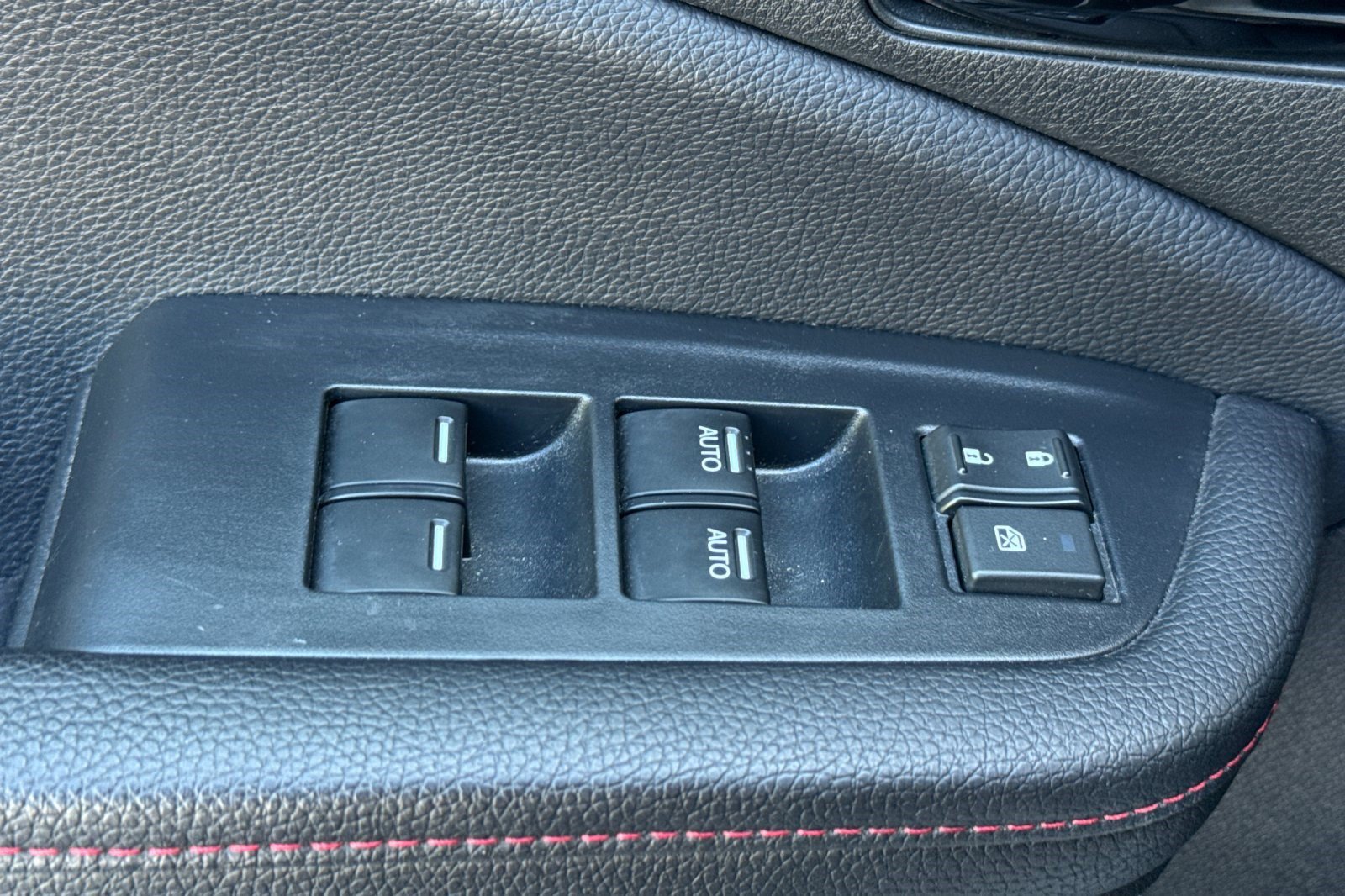 Used 2024 Honda Passport Black Edition image 13