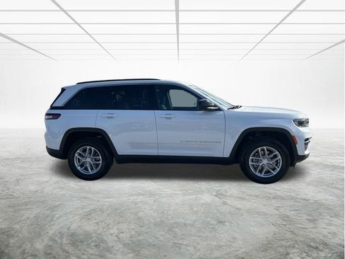 New 2025 Jeep Grand Cherokee Laredo X image 3