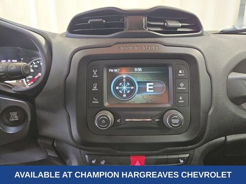 Used 2015 Jeep Renegade Latitude w/ Cold Weather Group AWD/4WD image 19
