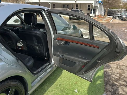 Used 2007 Mercedes-Benz S 550 S 550 4MATIC Sedan 4D w/ AMG Sport Pkg image 21