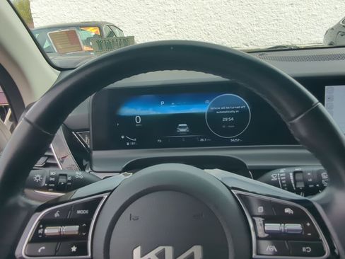 Certified 2024 Kia Seltos S image 12