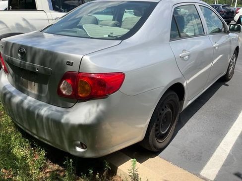 Used 2010 Toyota Corolla LE FWD image 5
