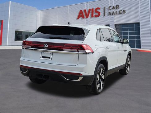 Used 2025 Volkswagen Atlas Cross Sport SE image 6