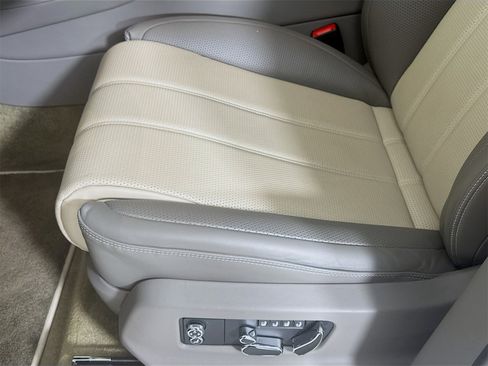 Certified 2023 Bentley Bentayga image 19