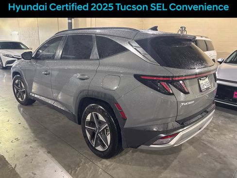 Used 2025 Hyundai Tucson SEL FWD image 2