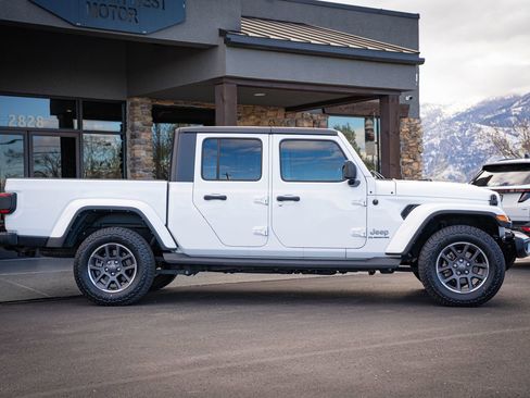 Used 2022 Jeep Gladiator Overland w/ Popular Equipment Package AWD/4WD image 5