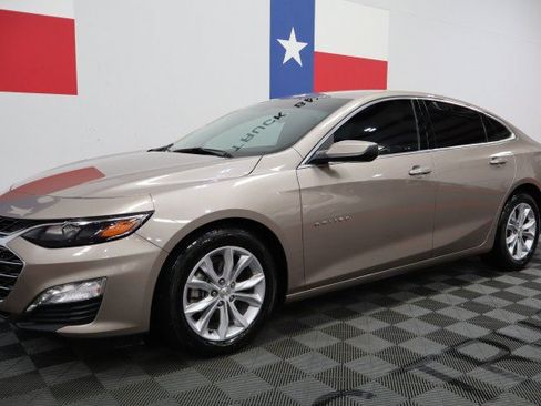 Used 2023 Chevrolet Malibu LT w/ Driver Confidence Package FWD image 2