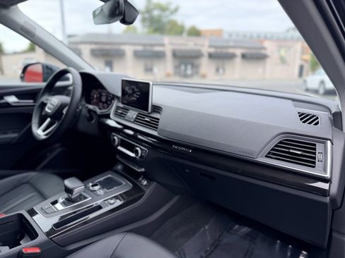 Used 2020 Audi Q5 2.0T Premium Plus w/ Premium Plus Package image 23