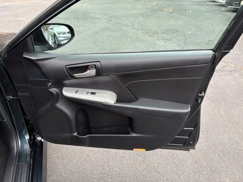 Used 2013 Toyota Camry SE w/ Leather Pkg image 23