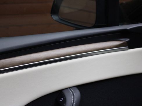 Used 2023 Tesla Model X image 44