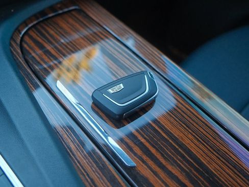 Used 2022 Cadillac Escalade ESV Luxury image 9