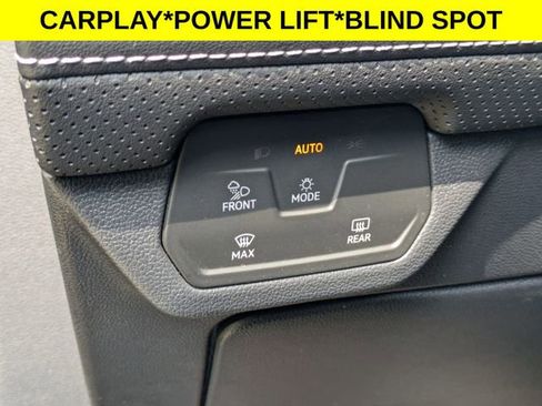 Used 2025 Volkswagen Atlas SE FWD image 13