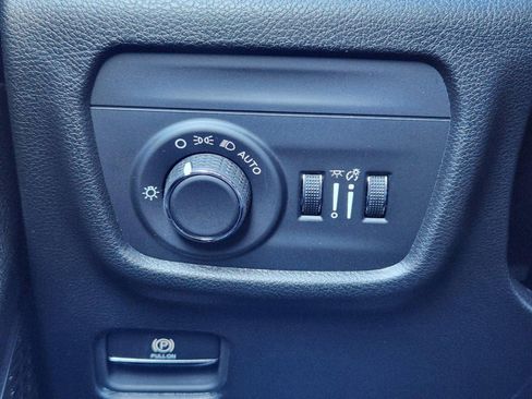 New 2025 Jeep Grand Cherokee L Altitude image 33