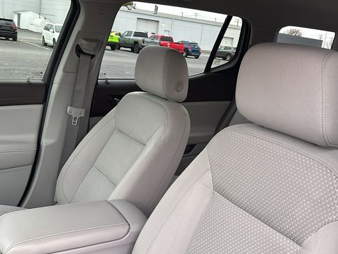 Used 2023 GMC Acadia SLE w/ Driver Convenience Package image 23