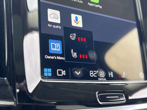 Used 2025 Volvo S90 B6 Plus image 33