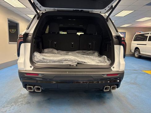 New 2026 Chevrolet Traverse LT w/ Midnight/Sport Edition FWD image 8