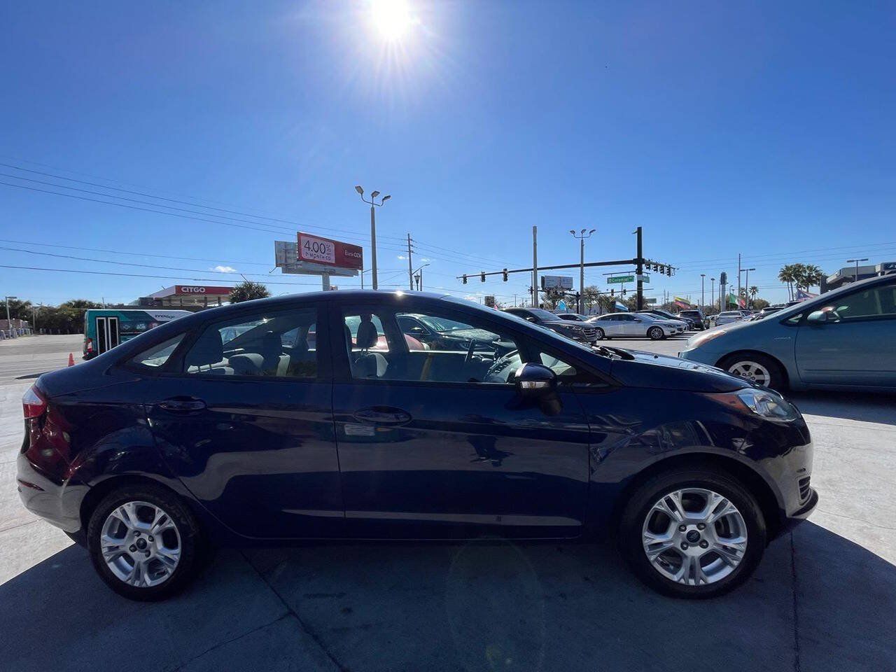 Used 2016 Ford Fiesta SE FWD image 4