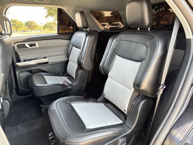 Used 2023 Ford Explorer XLT w/ Equipment Group 202A RWD image 21