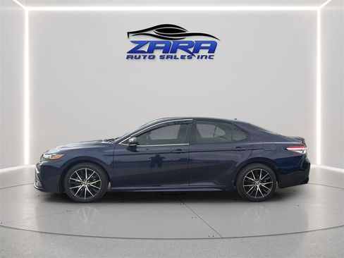 Used 2021 Toyota Camry SE w/ Cold Weather Package AWD/4WD image 4
