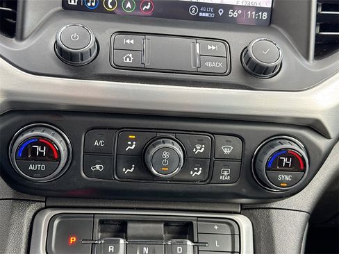 Used 2023 GMC Acadia SLE w/ Driver Convenience Package image 16