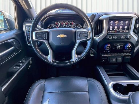 Used 2022 Chevrolet Silverado 1500 LTZ image 2