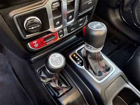 Used 2023 Jeep Wrangler Rubicon w/ Steel Bumper Group image 28