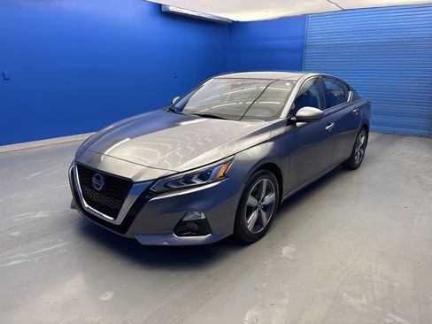 Used 2019 Nissan Altima 2.5 SV FWD image 4