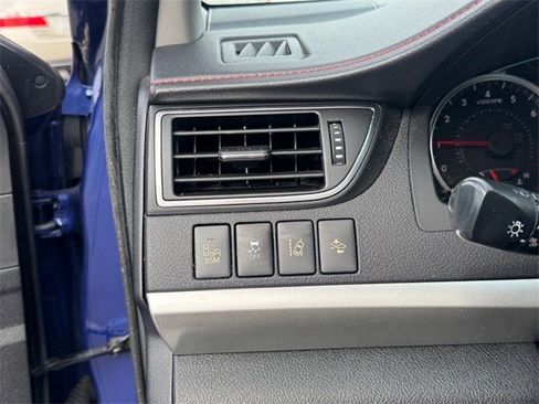 Used 2016 Toyota Camry XSE image 18