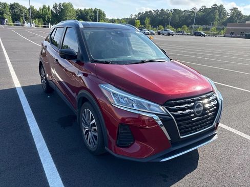 Used 2023 Nissan Kicks SV FWD image 3