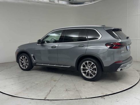 Used 2024 BMW X5 xDrive40i w/ Premium Package AWD/4WD image 4