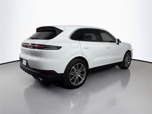 Certified 2026 Porsche Cayenne AWD/4WD image 7