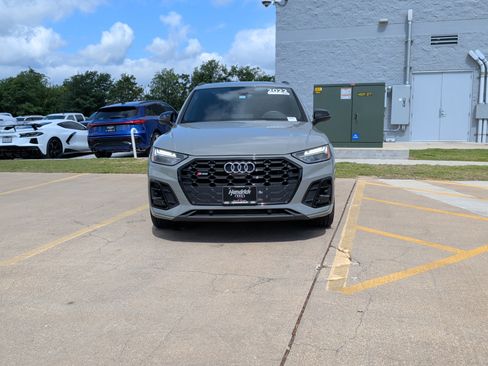 Used 2022 Audi SQ5 Premium Plus w/ Premium Plus Package AWD/4WD image 3