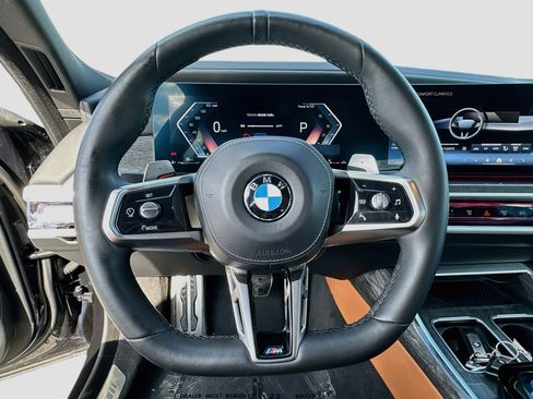 Used 2023 BMW 740i w/ Parking Assistance Package RWD image 9