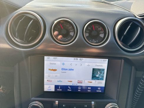 Used 2022 Ford Mustang Shelby GT500 w/ Technology Package image 15