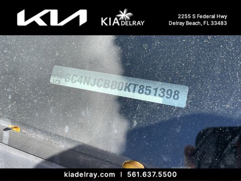 Used 2019 Jeep Compass Latitude image 10