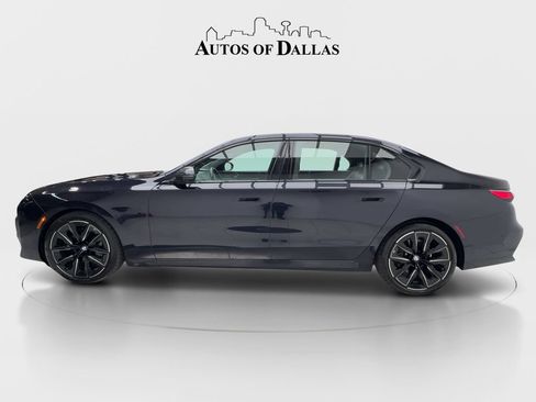 Used 2023 BMW 740i w/ Luxury Rear Seating Package RWD image 5