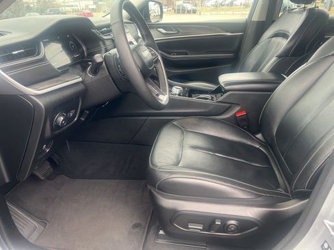 Used 2023 Jeep Grand Cherokee L Limited image 21