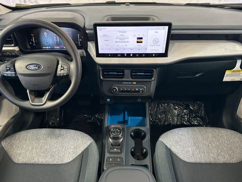 Used 2025 Ford Maverick XLT w/ Equipment Group 302A AWD/4WD image 4