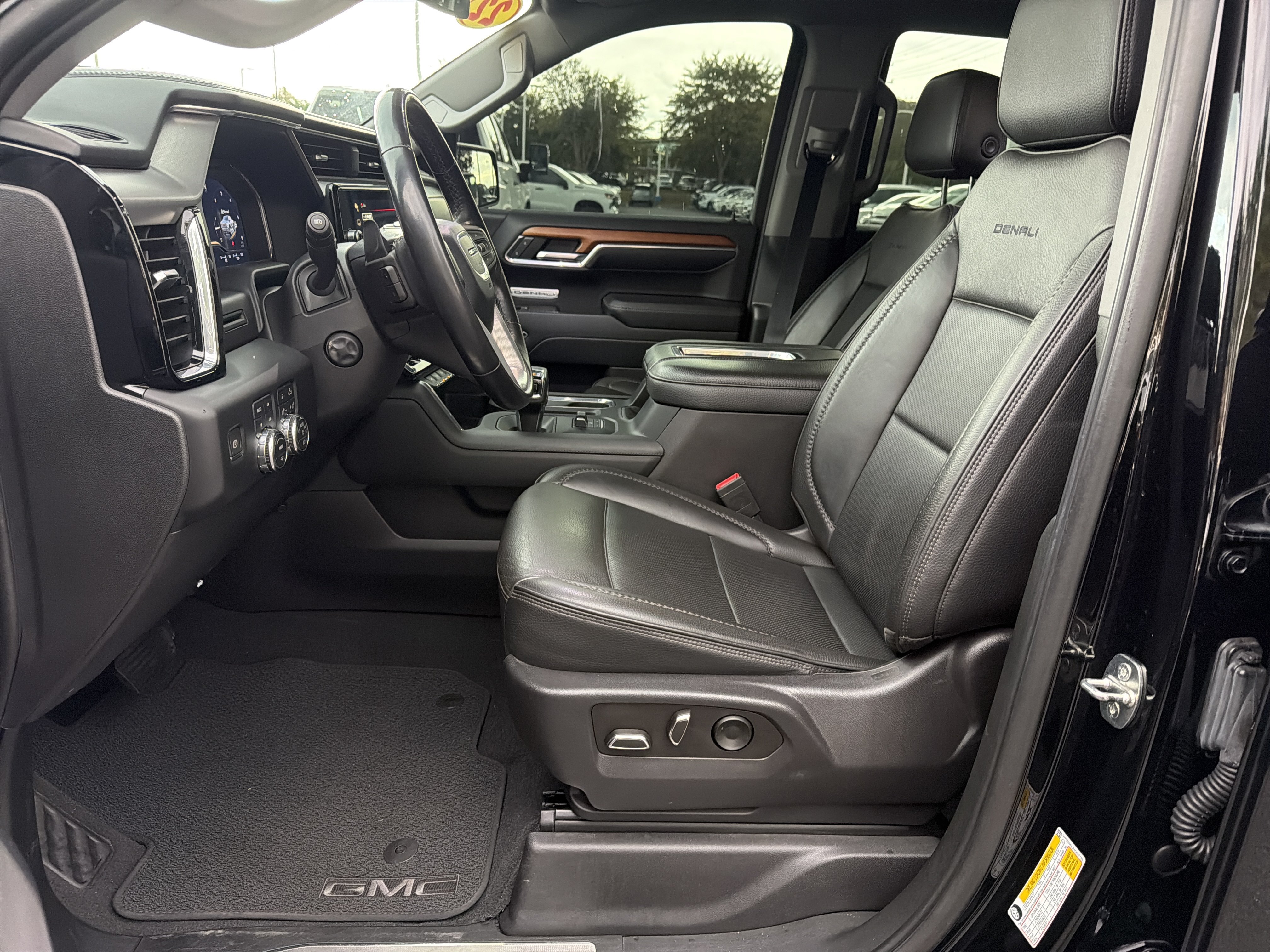 Used 2022 GMC Sierra 1500 Denali AWD/4WD image 15