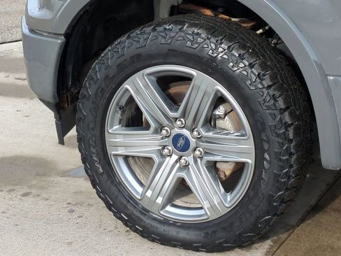 Used 2018 Ford F150 XLT w/ Equipment Group 302A Luxury image 13